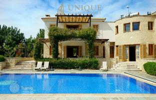 5-bedroom villa 389 m² in Aphrodite Hills for 3,650,000 €