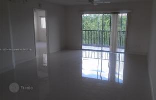 2-bedroom apartments in condo 112 m² in Pembroke Pines for $298,000