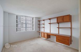2-bedroom apartments in condo 114 m² in Aventura for $275,000