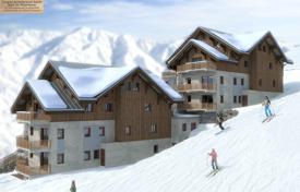 Duplex apartment with a terrace and a balcony in a new residence, near the ski slopes, La Toussuire, France for 1,251,000 €
