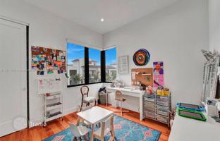 5-bedroom house 510 m² in Doral for $2,399,000