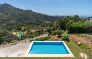 4-bedroom villa 556 m² in Benahavis for 2,250,000 €