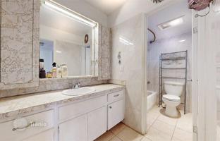 1-bedroom apartments in condo 61 m² in Ocean Drive for $515,000