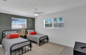 Townhome – Hollywood, Florida, USA for $529,000