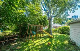 5-bedrooms townhome in East York, Canada for C$1,344,000