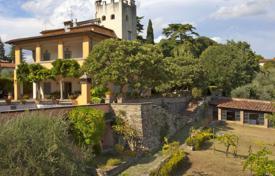 Superb Renaissance villa for sale in Florence for 6,900,000 €