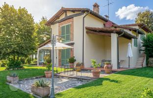 9-room country house 221 m² in Arezzo for 800,000 €