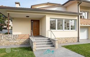 4-bedroom villa 180 m² in Pietrasanta for 1,200,000 €
