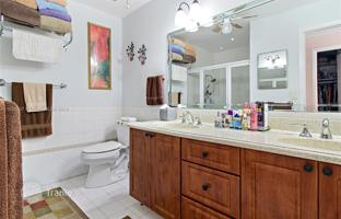 3-bedroom house 215 m² in West End for $798,000