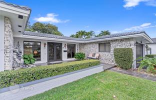 4-bedroom house 290 m² in Miami Lakes for $1,125,000