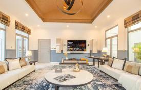 8-bedrooms detached house in The Palm Jumeirah, UAE for $28,600 per week