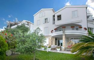 13-bedroom villa 714 m² in Budva city for 3,000,000 €