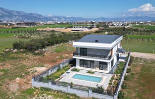 6-bedroom villa 360 m² in Döşemealtı for 29,152,000 TRY