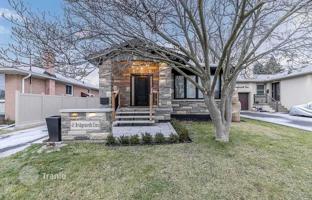 3-bedroom house in Etobicoke for C$1,694,000