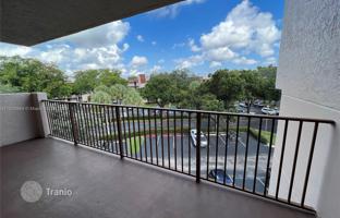 3-bedroom apartments in condo 107 m² in Davie for $300,000