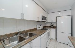 5-bedroom apartment in Etobicoke for C$839,000