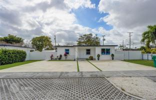 4-bedroom house 139 m² in Miami for $710,000