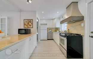 8-bedroom house in North York for C$1,776,000