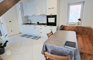 2-bedroom house 90 m² in Primorje-Gorski Kotar County for 285,000 €