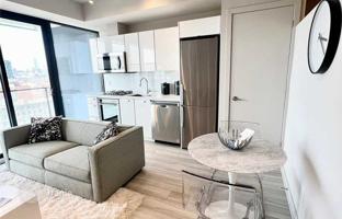 1-bedroom apartment in Richmond Street West for C$814,000
