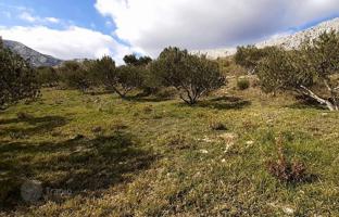 Land plot 1,715 m² in Solin for 275,000 €