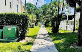 Townhome – Aventura, Florida, USA for $395,000