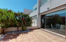Furnished townhouse in a complex with a swimming pool, Punta Prima, Alicante, Spain for 259,000 €