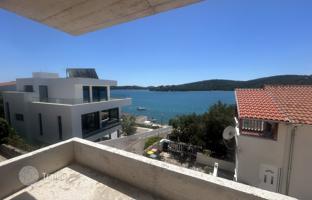 2-bedroom apartment 105 m² in Tisno for 472,000 €