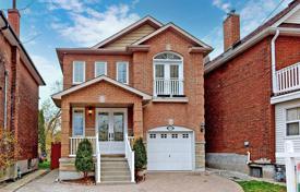 Townhome – East York, Toronto, Ontario,  Canada for C$1,675,000