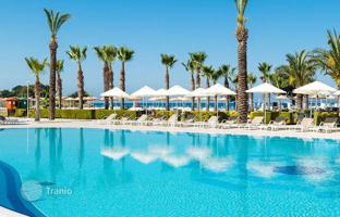 Three-bedroom apartment on the first line from the sea in Didim, Aydin, Türkiye for 21,656,000 TRY