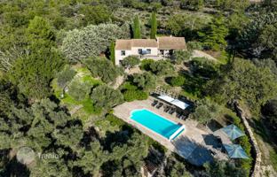 5-bedroom cottage in Gordes for 1,380,000 €