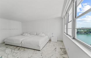 2-bedroom apartments in condo 180 m² in Miami Beach for $995,000