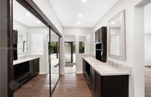 4-bedroom house 339 m² in Hollywood for $870,000
