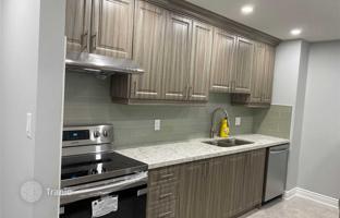 11-bedroom house in Etobicoke for C$1,148,000