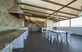3-bedroom penthouse 180 m² in Strovolos for 650,000 €