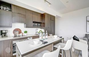 5-bedroom apartment in Richmond Street West for C$1,086,000