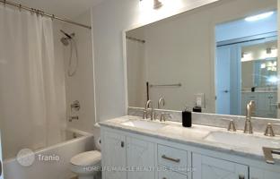 6-bedroom apartment in The Queensway for C$1,246,000