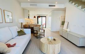 Terraced villas with 3 bedrooms, a private pool and spacious terrace in Pilar de la Horadada for 366,000 €