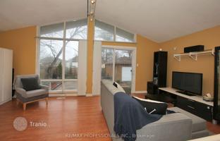 9-bedroom house in Etobicoke for C$1,491,000