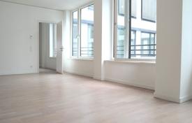 Spacious apartment with two balconies, in a modern residential complex with concierge, Mitte, Berlin for 2,560,000 $ Spacious apartment with two balconies, in a modern residential complex with concierge, Mitte, Berlin for 2,560,000 $