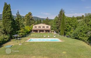 4-bedroom country house 542 m² in Cetona for 1,450,000 €