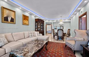 1-bedroom apartments in condo 117 m² in Surfside for $959,000