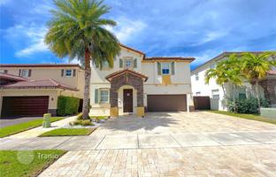 5-bedroom house 347 m² in Doral for $1,215,000
