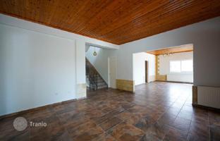 5-bedroom cottage 390 m² in Palaiometocho for 375,000 €