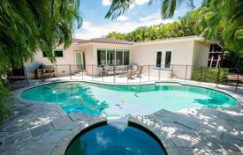 Cozy villa with a backyard, a pool and a recreation area, Bay Harbor Islands, USA for $1,490,000