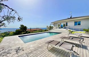Renovated villa with a swimming pool, a garden and picturesque views, Garda, Italy for 2,350,000 €