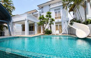 4-bedroom villa 272 m² in Pattaya for $444,000