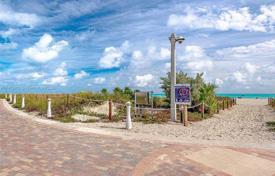 Condo – Ocean Drive, Miami Beach, Florida,  USA for $320,000