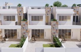 New two-storey townhouse in Alicante, Spain for 294,000 €