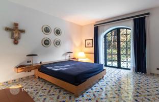 6-bedroom villa in Recco for 3,000,000 €